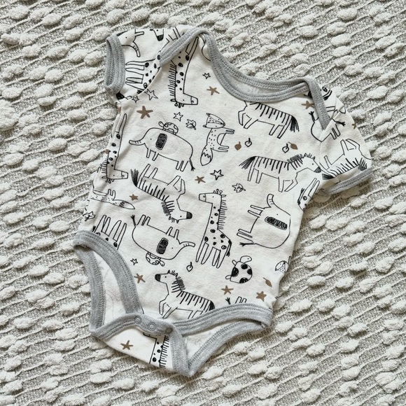 (💙8/$25) Animal baby onesie - Picture 1 of 1